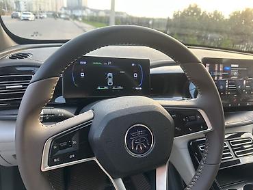 aion v plus: BYD Qin: 2023 г., 1.5 л, Гибрид, Седан — 6
