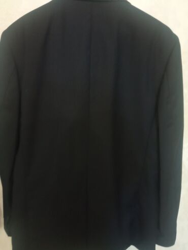 черные мужские костюмы: Продаю костюм Для 14 лет размер 170 тройка 
торг естт