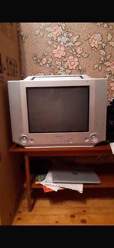 yupiter yp 334: Kineskop tipli (CRT) televizor, gümüşü korpusla. - Təxmini ekran — 1