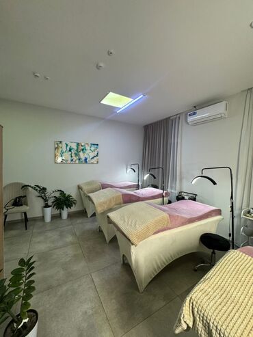 продаю под бизнес: Кушетка сдается в центре города, Токтогула Исанова. бизнес центр -