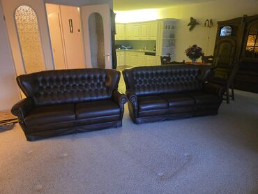 Stilske garniture: Set od dve kožne sofe – klasičan Chesterfield stil - Materijal: tamno — 2