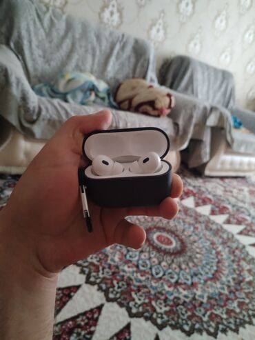 jbl nauşnik: Salam aleykum hərkəsə, sroçnu satılır AirPods Pro 3, original silikon