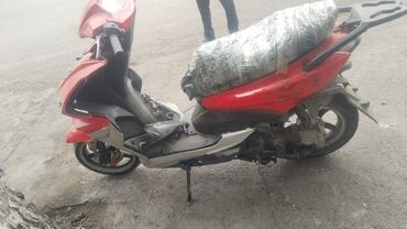 Mopedlər,skuterlər: Qırmızı rəngli skuter/skuterlə bağlı elan - DİQQƏTLƏ OXUYUN plamasi — 1
