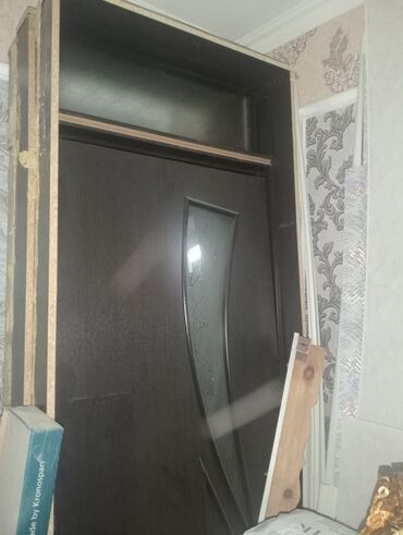 Qapılar və aksessuarlar: Daxili otaq qapısı – tünd qəhvəyi rəngdə, modern dizaynlı - Material