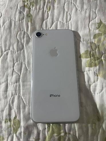 айфан 8: IPhone 8, Б/у, 64 ГБ, Белый, Чехол, 77 % — 1