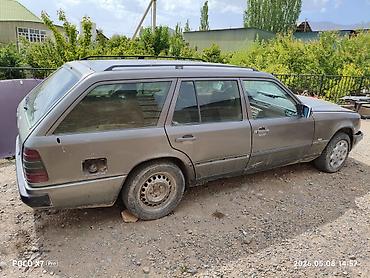 ключи б у: Запчасти на Mercedes-Benz W124. В наличии кузовные детали, двигателя — 2