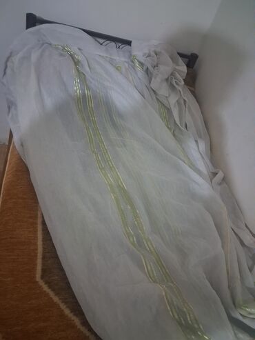 Pərdə və tüllər: 20 yə yaxın pərdə var, hamısını alana 50% endirim olacaq, cürbəcür — 19