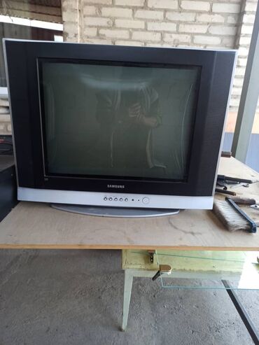 Телевизор Samsung, приставка для приема ТВ