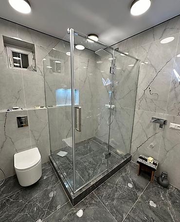 Душевые перегородки и ограждения: Стеклянные душевые перегородки под ключ Минимализм, стиль и комфорт в — 8