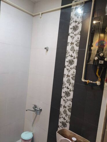 Ofislər: Nərimanov metrosuna yaxın təmirli 4 otağlı ofis 5 mərtəbəli binanın — 6