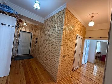 apartment: 3 otaqlı mənzil – geniş və işıqlı Xüsusiyyətlər: - Böyük qonaq otağı — 3