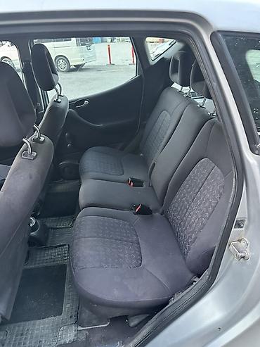 v class: Mercedes-Benz A-Class: 2001 г., 1.4 л, Механика, Бензин, Хэтчбэк — 5