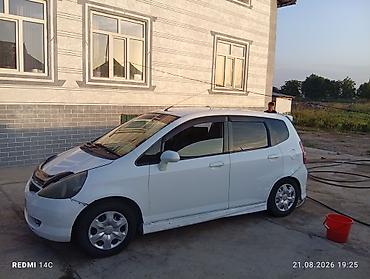 range over: Honda Fit: 2003 г., 1.3 л, Автомат, Бензин, Хэтчбэк — 4