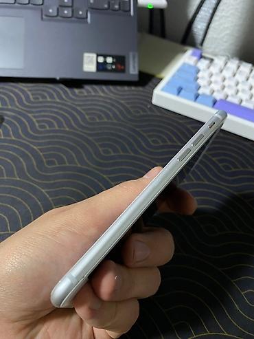 Apple iPhone: IPhone 8, Б/у, 64 ГБ, Белый, Чехол, 90 % — 8