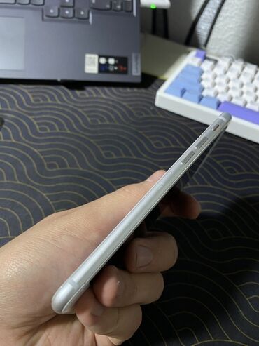 Apple iPhone: IPhone 8, Б/у, 64 ГБ, Белый, Чехол, 90 % — 6