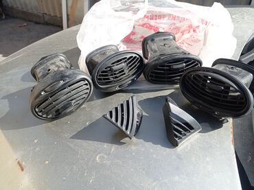 Другие аксессуары: Форд Фокус 1. поддон от Сплит порт 2 л. Блок АБС. Смотрите фотки 30 — 20