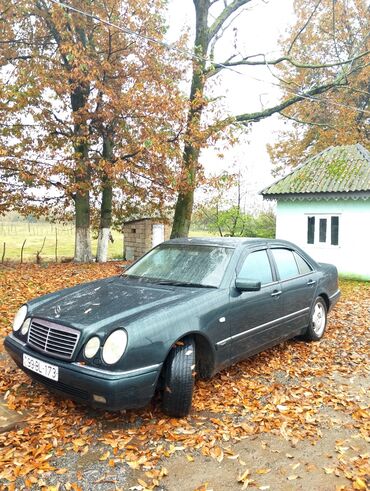 Mercedes-Benz: Mercedes-Benz E 240: 2.4 l | 1998 il Sedan