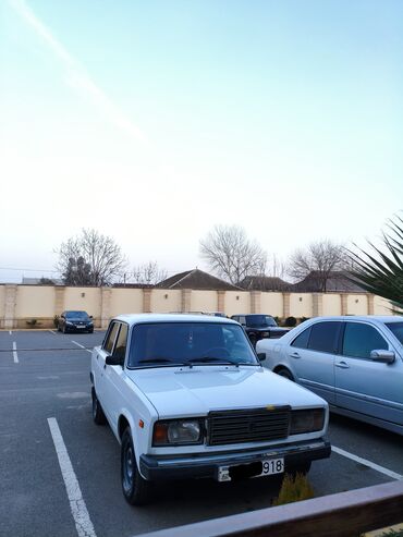 VAZ (LADA): Model: Lada 2107 Kuzov: sedan, ağ rəng Sürətlər qutusu: mexaniki Ön və — 2