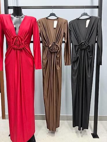 vok maks baletanke: #Glamurdress 
Cena: 3600 rsd ✨️ — 4