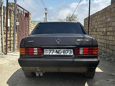 prius teker: Mercedes-Benz 190: 2 l | 1992 il Sedan — 2