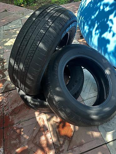 Salam. 3 ədəd 17 lik dunlop. 3 ü bir yerdə 75 manat. Əyrisi cırığı
