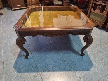 Stilski klub stolovi: Stocic u dobrom stanju Duzina i sirina 80 cm Visina 45 cm na lalafo.rs — 6 Stilski klub stolovi: Stocic u dobrom stanju Duzina i sirina 80 cm Visina 45 cm — 6