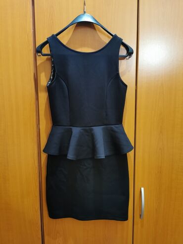haljina crne boje: M (EU 38), bоја - Crna, Drugi stil, Na bretele