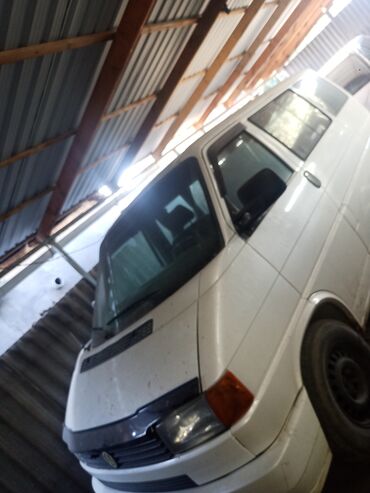 т4 транспортёр каравелла: Volkswagen Multivan: 1994 г., 2.4 л, Механика, Дизель, Бус