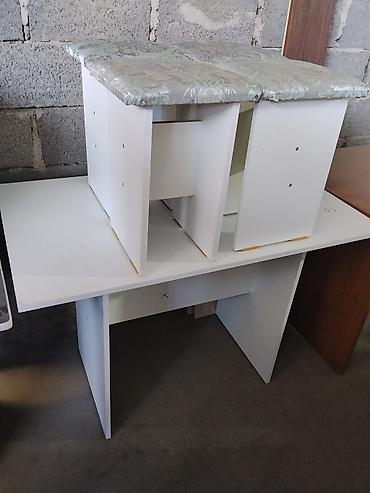 study table: Белая мебель из ЛДСП: - Письменный/компьютерный стол прямоугольной — 1