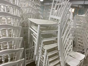 stul plasmas: Plasmas sınmayan, bərk stullar satılır. 200 ədəddi.Özüm, obyektə — 1