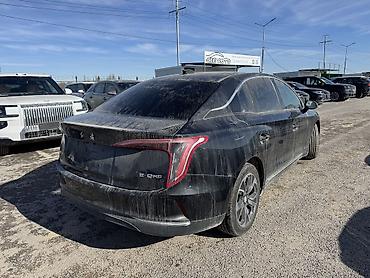 Другие автомобили: Hongqi E-QM5 Hongqi E-QM5 — китайский электрический седан E-класса — 3