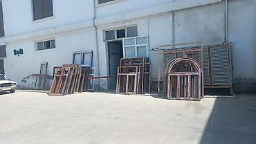 plastik baklar: İşlenmiş Kariçnivi Plastik Pəncərələr 100x100
99 man — 6