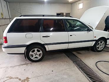 Volkswagen Passat: 1994 г., 2 л, Механика, Бензин, Универсал at lalafo.kg Volkswagen Passat: 1994 г., 2 л, Механика, Бензин, Универсал