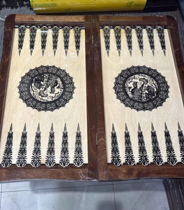 Nərdlər: Qoz ağacından hazırlanmış əl işi diplomat nərdlər.Daşı Zəri və Sumkasi — 15