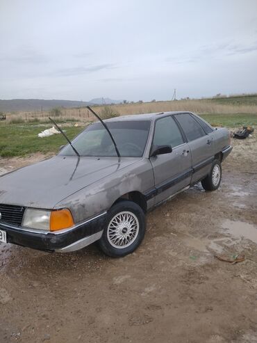 Audi 100: 1989 г., 2.2 л, Механика, Бензин