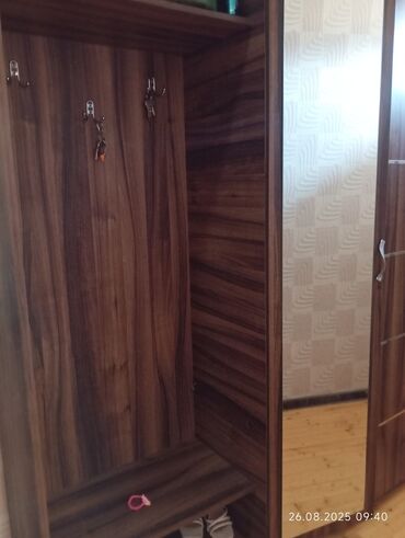 İşlənmiş, Açılan, 2 qapılı Künc dolab, Ayaqqabı dolabı, Rusiya