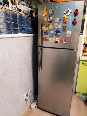 холодильник на магазин: Холодильник LG, Б/у, Двухкамерный