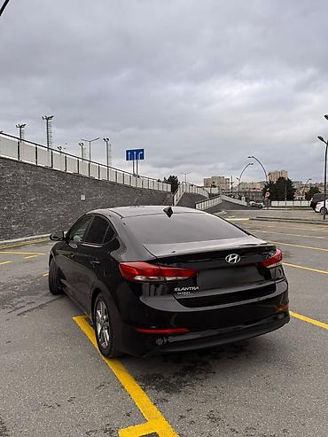 böyük güzgü: Hyundai Elantra salonu və daxili avadanlıqları - Avtomatik sürətlər — 9