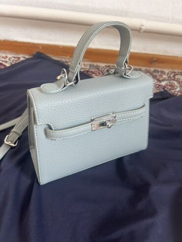 косметичка сумка: Миниатюрная женская сумка-тоут/кроссбоди в светло-сером (ледяной