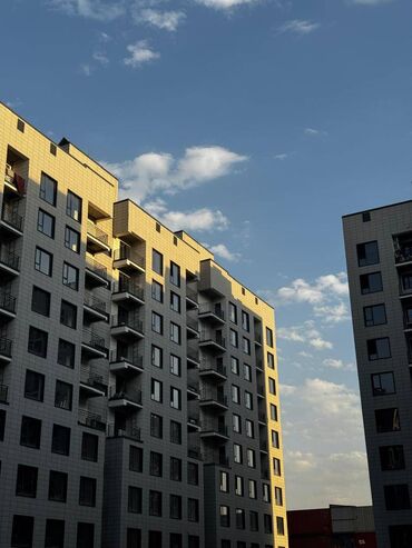 квартиры посуточные каракол: 2 бөлмө, 65 кв. м, Элитка, 5 кабат, ПСО (өзү оңдоп түзөтүп бүтүү үчүн)