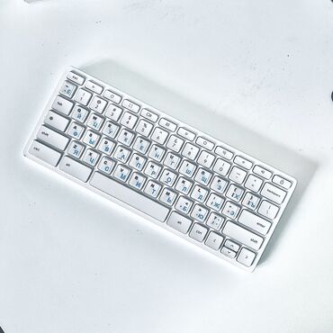 ноутбук compaq: HP Bluetooth клавиатура Стильная белая Удобна для дизайнера. Вытянутые