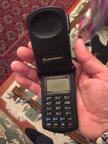 motorola-v8 в Азербайджан: STARTAC TEZEDIR ISHDIYIR PRABLEMSIZ AMMA NOMRESIZDIR RIALLAMAG ISDEYEM