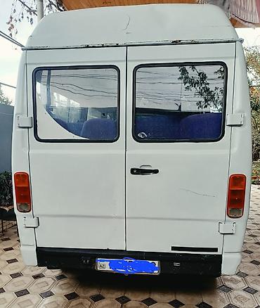 4777 nömrə: Mercedes-Benz 208D mikroavtobus - Kuzov: uzun və yüksək tavanlı, ağ — 6
