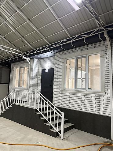 Продажа коттеджей и домов: Сдаётся благоустроенный дом с большим навесом и закрытым двором. - — 6
