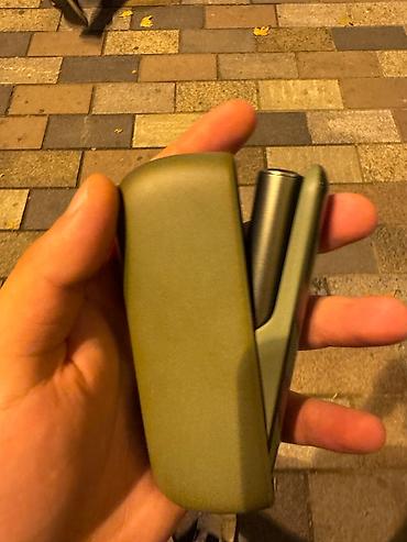 iqos seletti: IQOS ILUMA cihazı - Rəng: zeytun-yaşıl (kompakt şarj qutusu və holder — 1