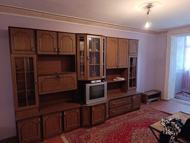 Uzunmüddətli kirayə mənzillər: Orta remont .1 otaq.300 manata aile ve ya telebe qizlara kiraye — 2