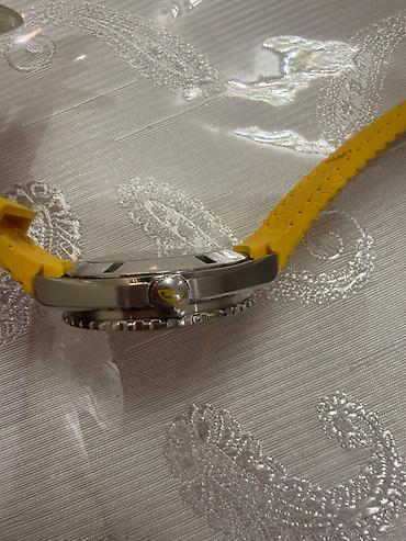 unisex: Doxa saat. Dubaydan alınıb. 5500aed. Pasportu ve qutusu yoxdur. Unisex — 5