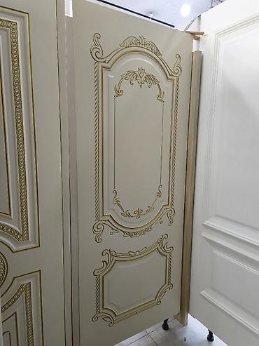 Klassik dizaynlı interyer qapısı - Material: MDF üzərində boya ilə