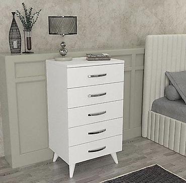 star mebel: Ağ rəngdə beş çekmecəli komod - Dizayn: Minimalist və skandinav — 1