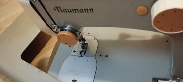 haljina spamukspandexkopcanje sa strane rajfeslus: Mašina za šivenje Nemačka proizvodnja. Teška. Servisirana. Ne
